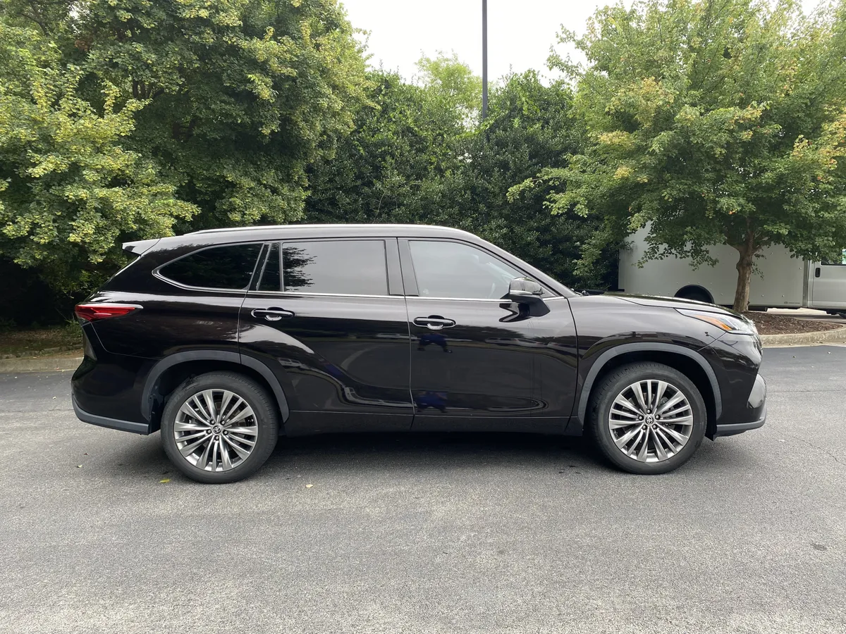2022 Toyota Highlander Hybrid Platinum thumbnail 9