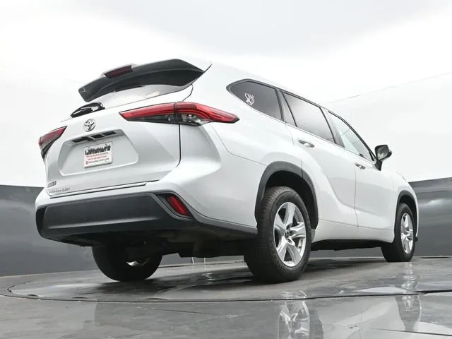 2022 Toyota Highlander L thumbnail 11