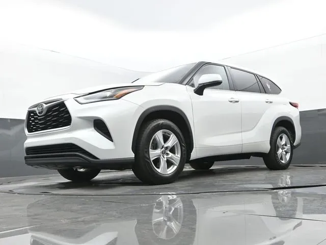 2022 Toyota Highlander L thumbnail 12