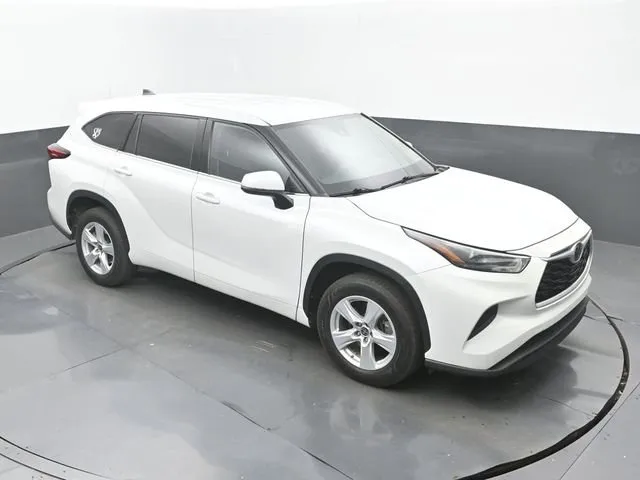 2022 Toyota Highlander L thumbnail 13