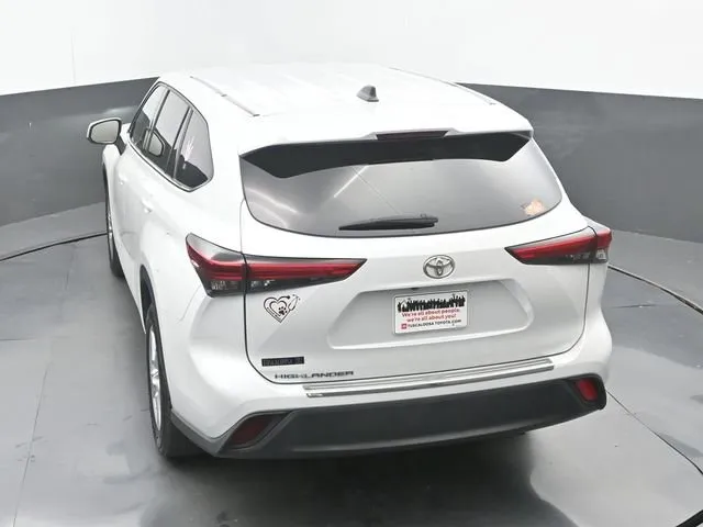 2022 Toyota Highlander L thumbnail 15