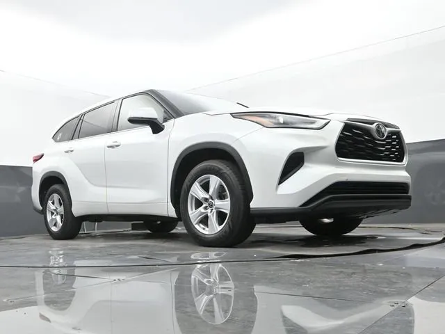 2022 Toyota Highlander L thumbnail 9