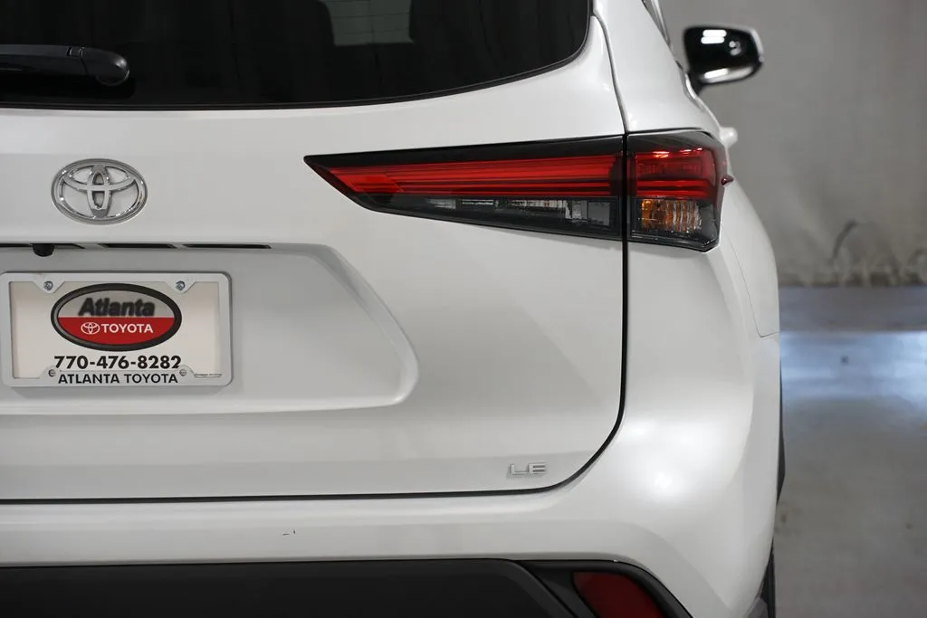 2022 Toyota Highlander LE thumbnail 10