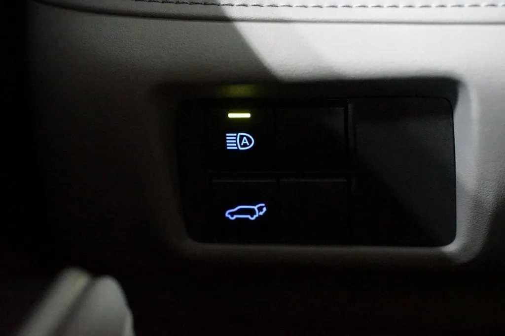 2022 Toyota Highlander LE thumbnail 23