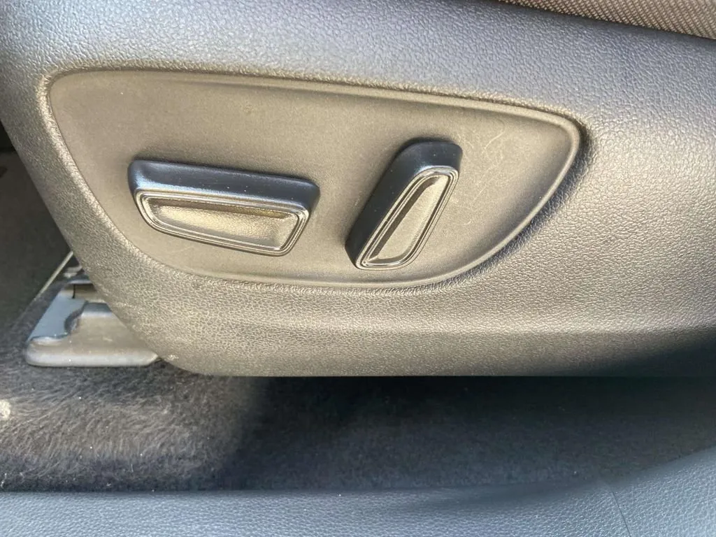 2022 Toyota Highlander LE thumbnail 17