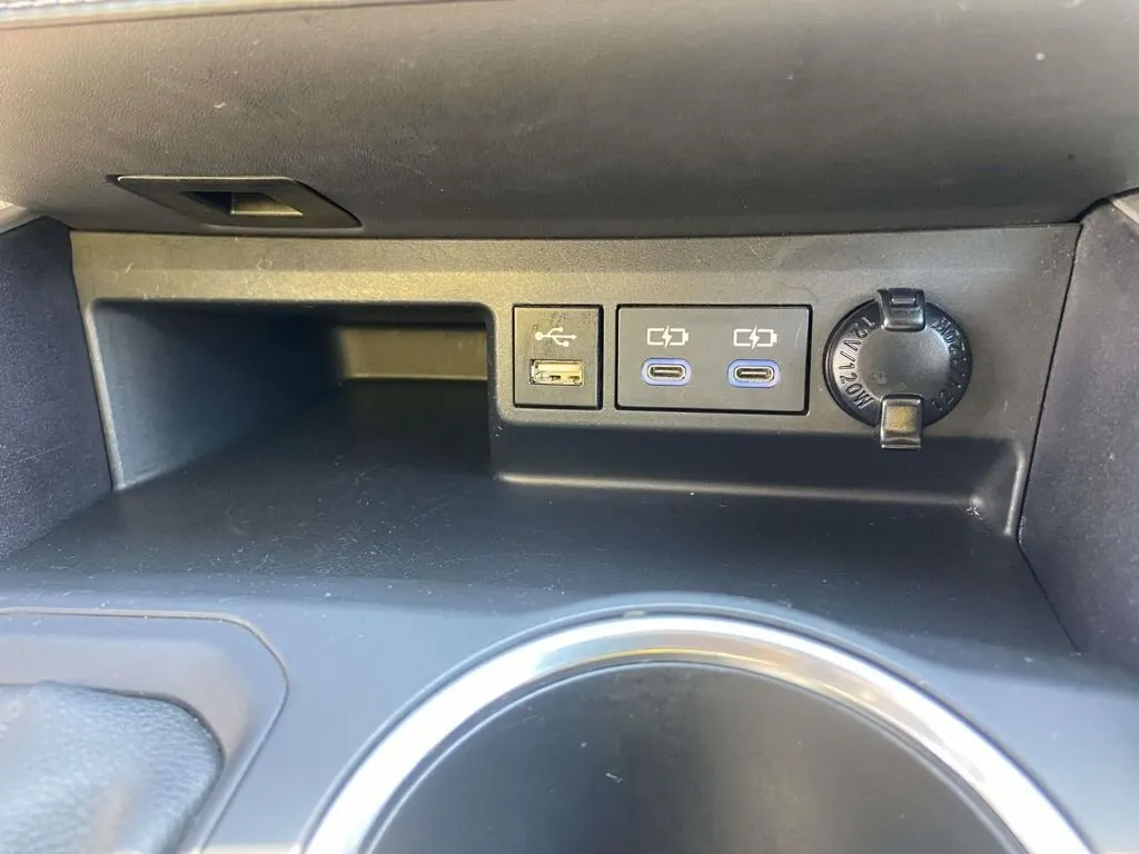 2022 Toyota Highlander LE thumbnail 25