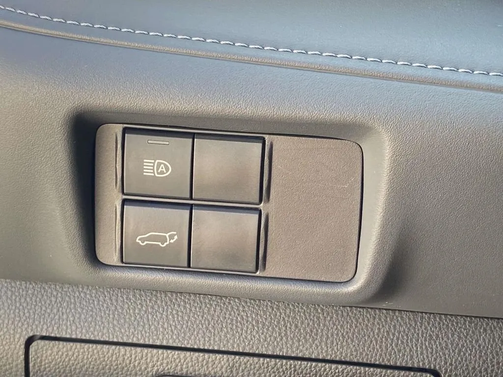 2022 Toyota Highlander LE thumbnail 29