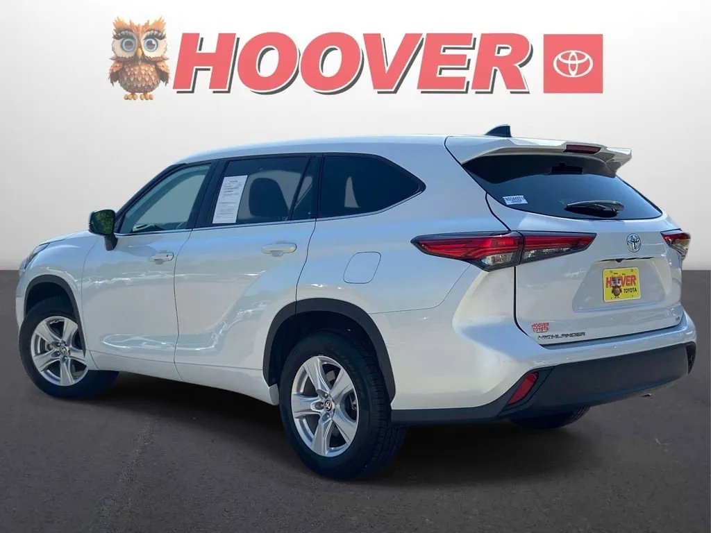 2022 Toyota Highlander LE thumbnail 8
