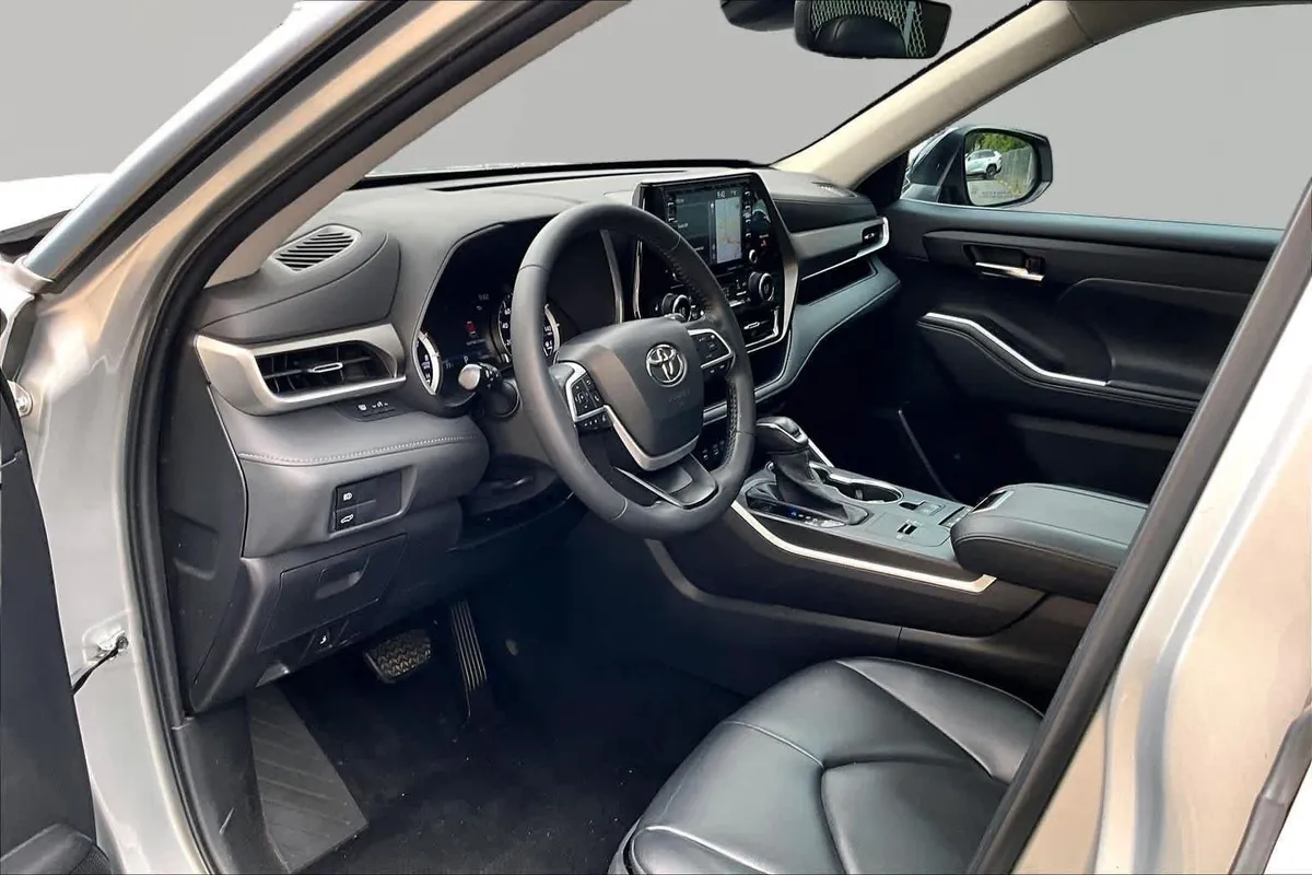 2022 Toyota Highlander XLE thumbnail 18