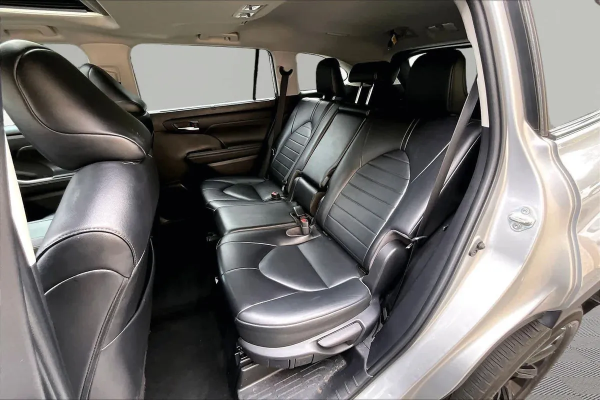 2022 Toyota Highlander XLE thumbnail 21