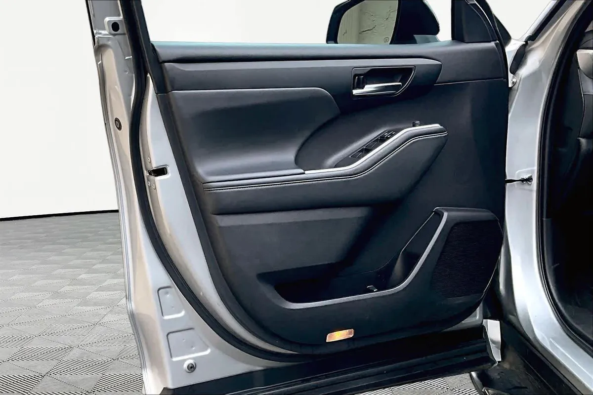2022 Toyota Highlander XLE thumbnail 22