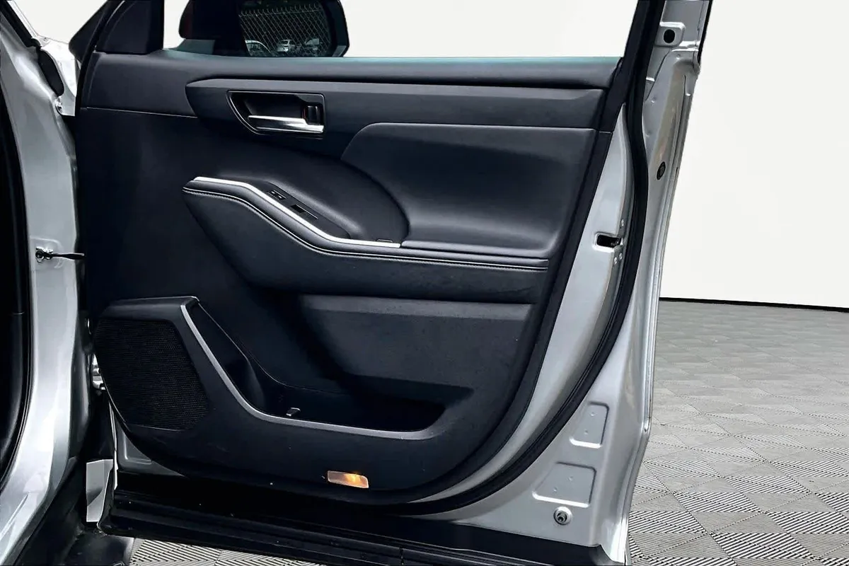 2022 Toyota Highlander XLE thumbnail 23