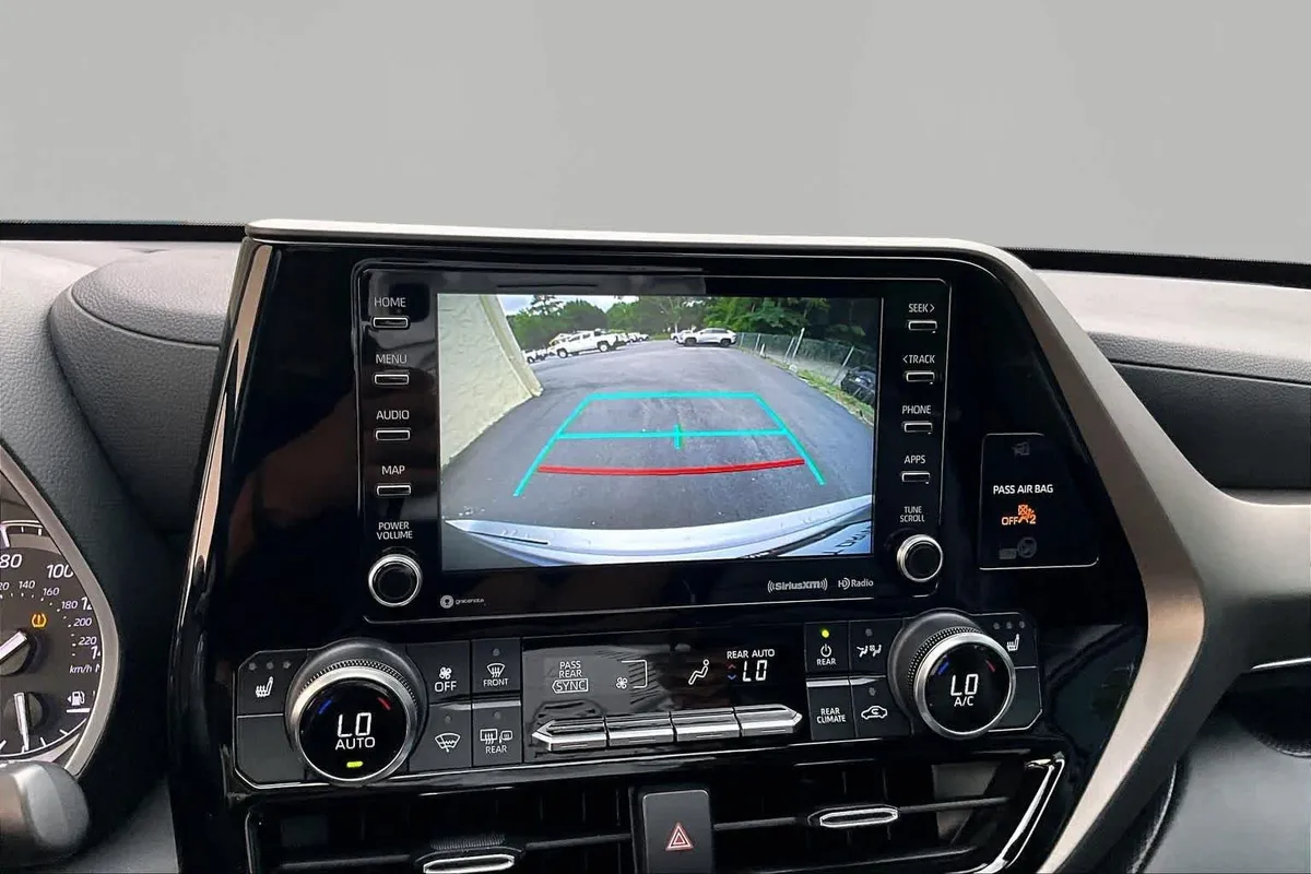2022 Toyota Highlander XLE thumbnail 27