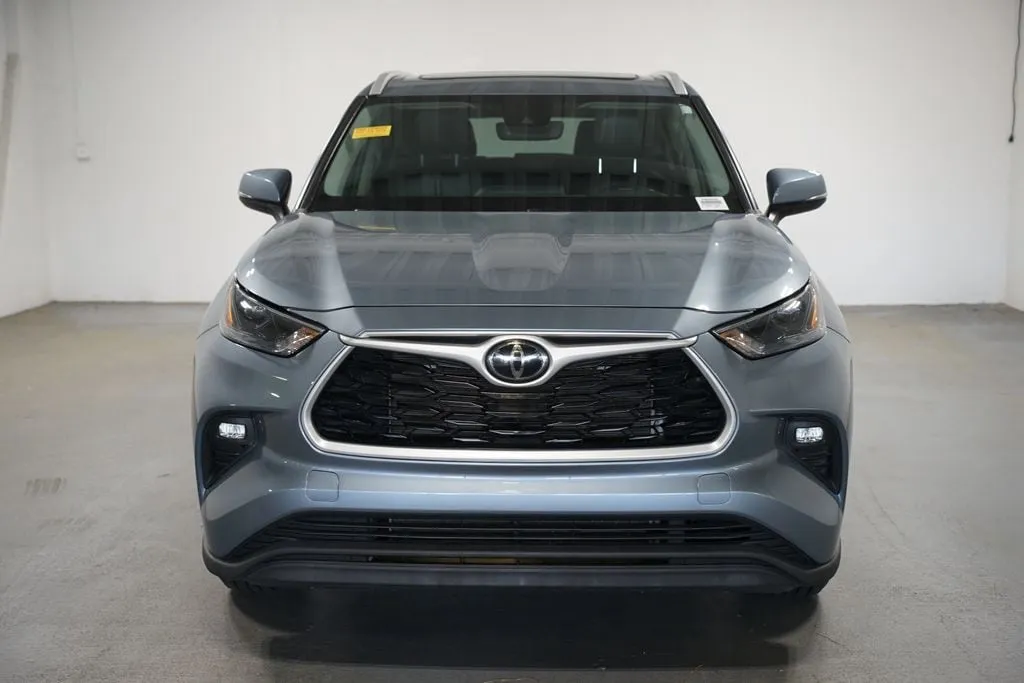 2022 Toyota Highlander XLE thumbnail 2