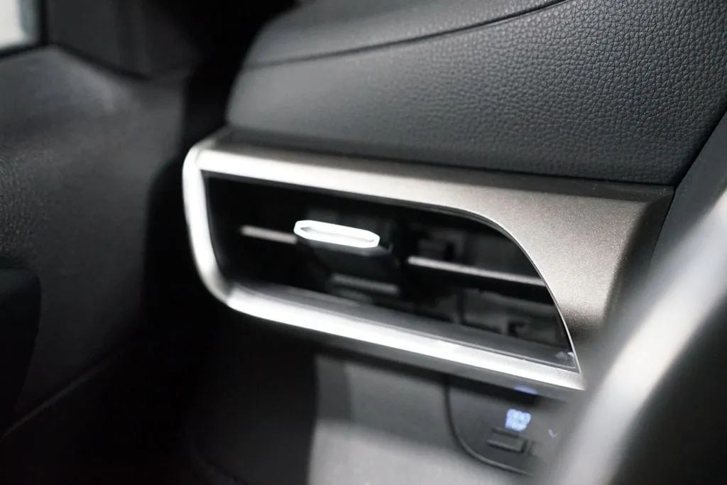 2022 Toyota Highlander XLE thumbnail 24