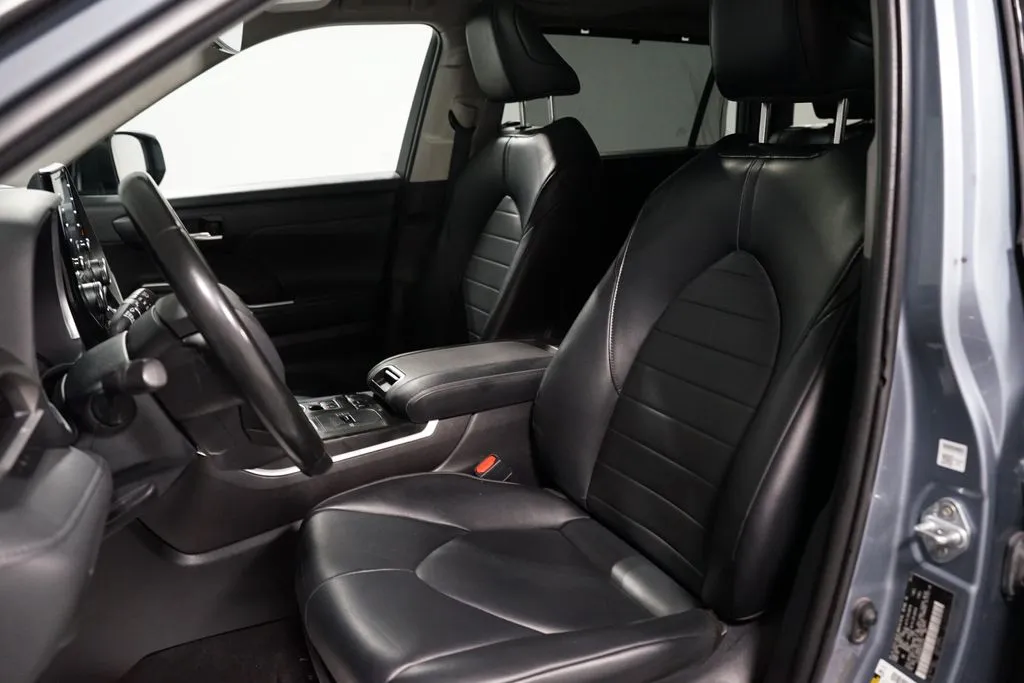 2022 Toyota Highlander XLE thumbnail 26