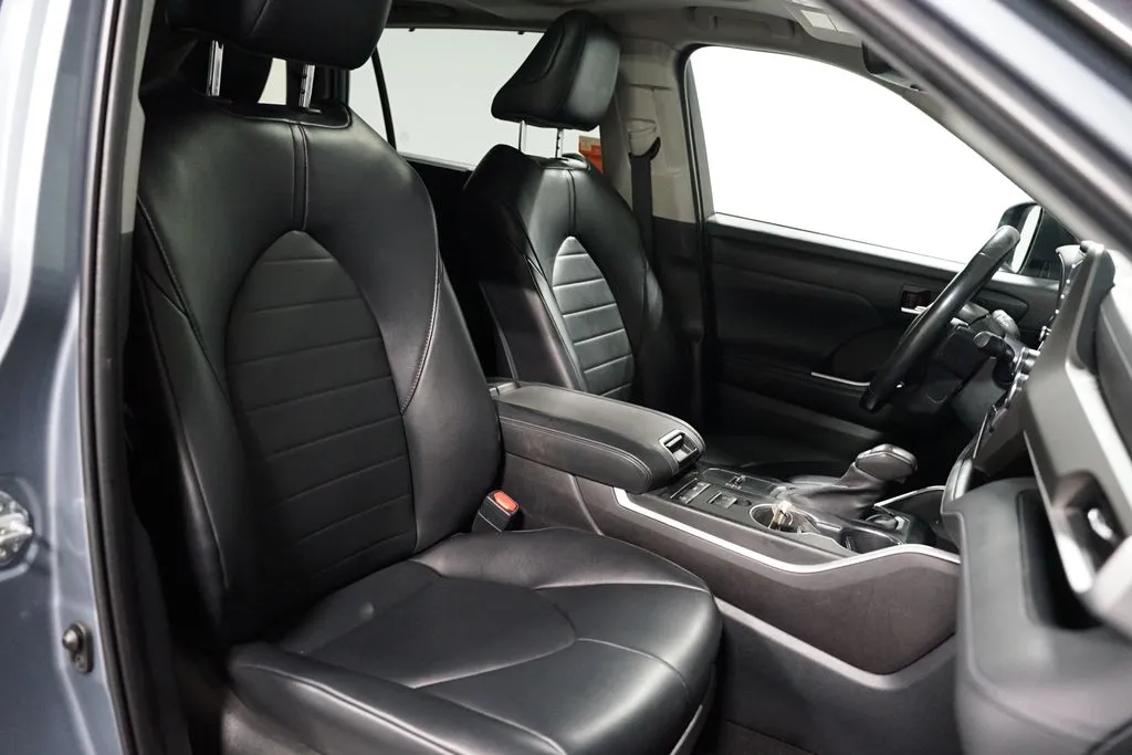 2022 Toyota Highlander XLE thumbnail 27