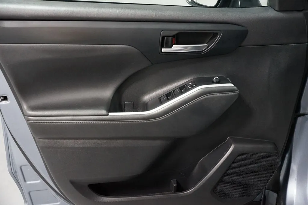 2022 Toyota Highlander XLE thumbnail 30