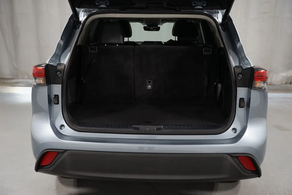 2022 Toyota Highlander XLE thumbnail 36