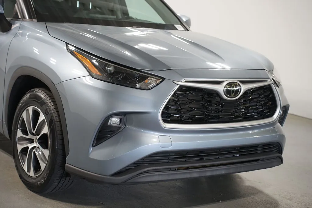 2022 Toyota Highlander XLE thumbnail 4