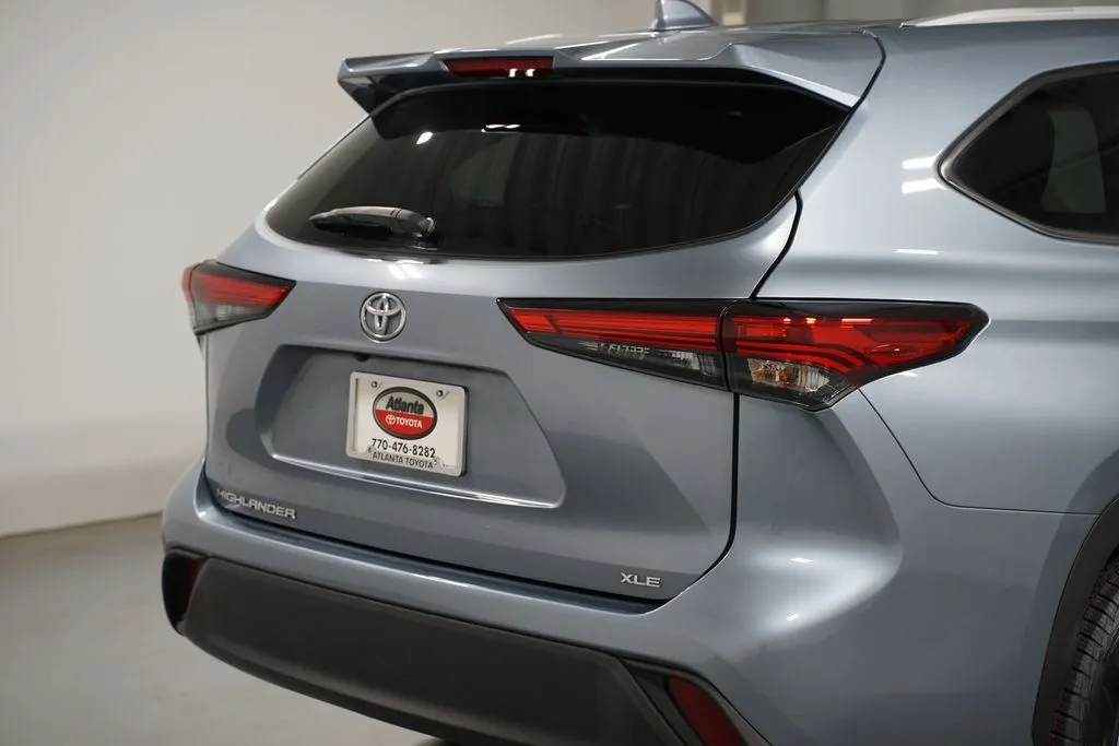 2022 Toyota Highlander XLE thumbnail 9
