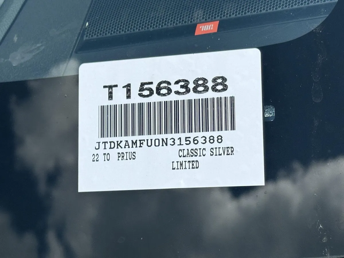 2022 Toyota Prius Limited thumbnail 14
