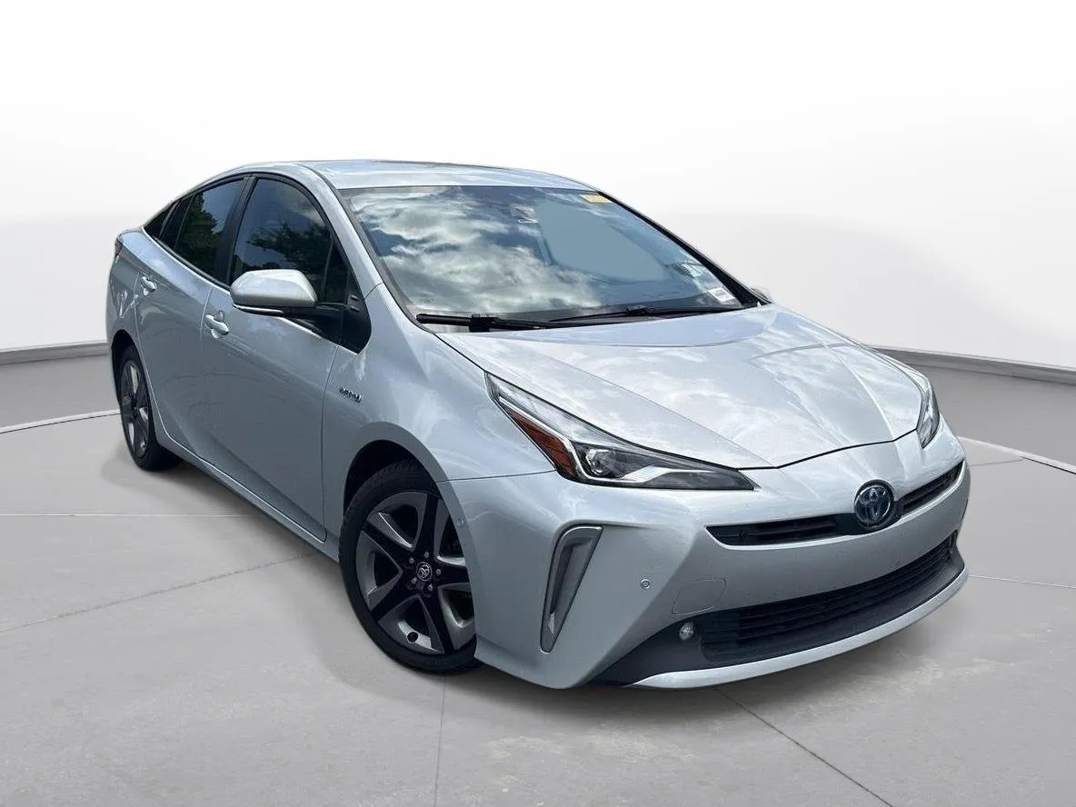 2022 Toyota Prius Limited thumbnail 4