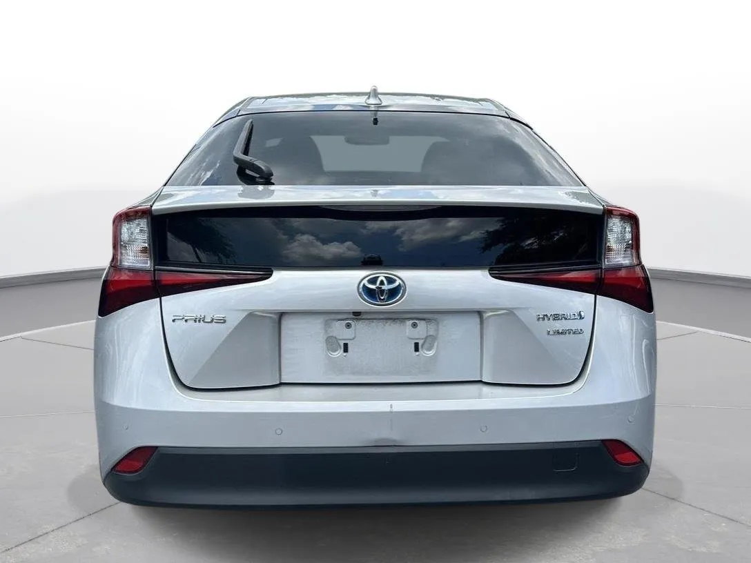 2022 Toyota Prius Limited thumbnail 7