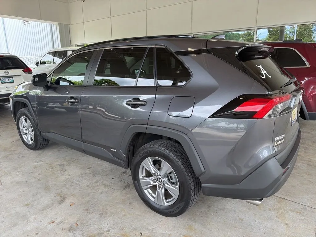 2022 Toyota RAV4 Hybrid LE thumbnail 2