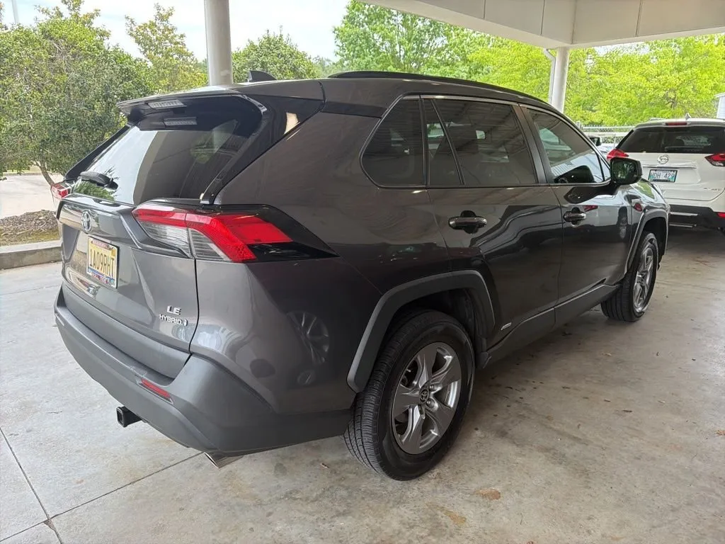 2022 Toyota RAV4 Hybrid LE thumbnail 3