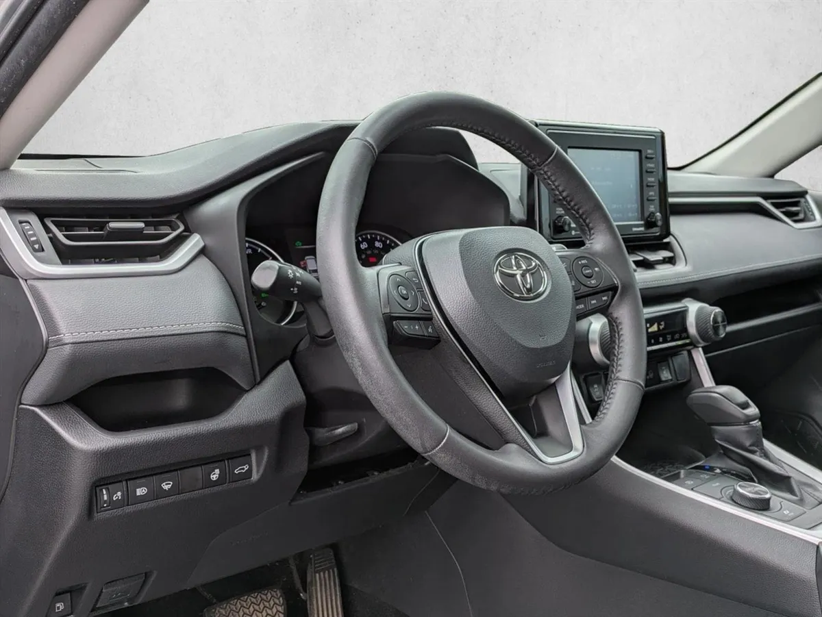 2022 Toyota RAV4 Hybrid XLE thumbnail 11