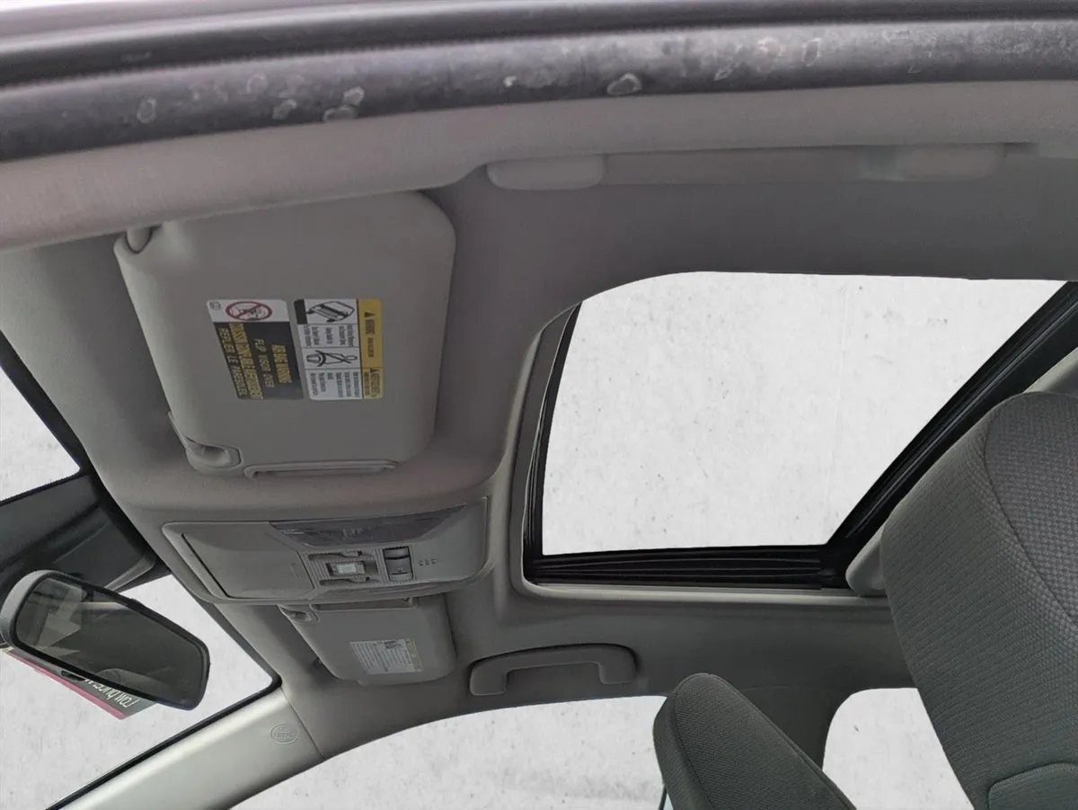 2022 Toyota RAV4 Hybrid XLE thumbnail 17