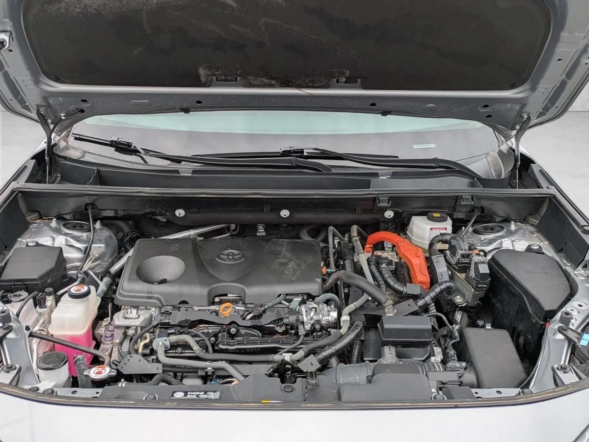 2022 Toyota RAV4 Hybrid XLE thumbnail 28