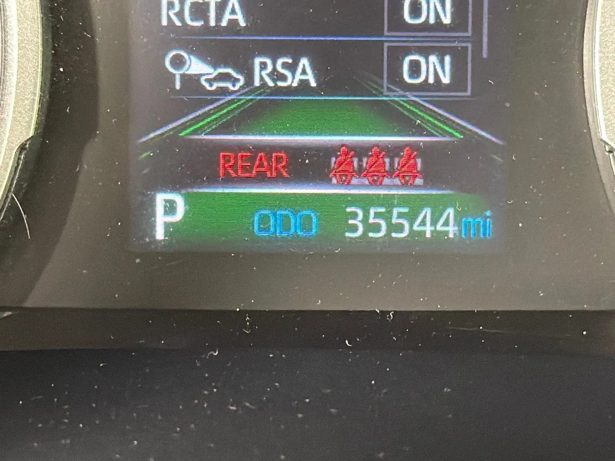 2022 Toyota RAV4 Hybrid XLE Premium thumbnail 29