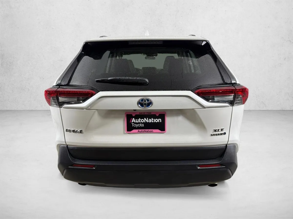 2022 Toyota RAV4 Hybrid XLE Premium thumbnail 5