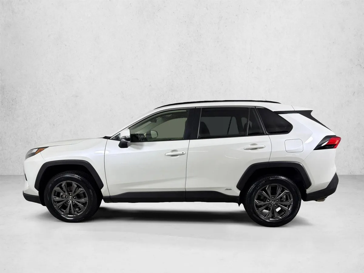 2022 Toyota RAV4 Hybrid XLE Premium thumbnail 7