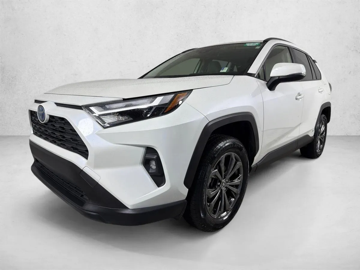 2022 Toyota RAV4 Hybrid XLE Premium thumbnail 8