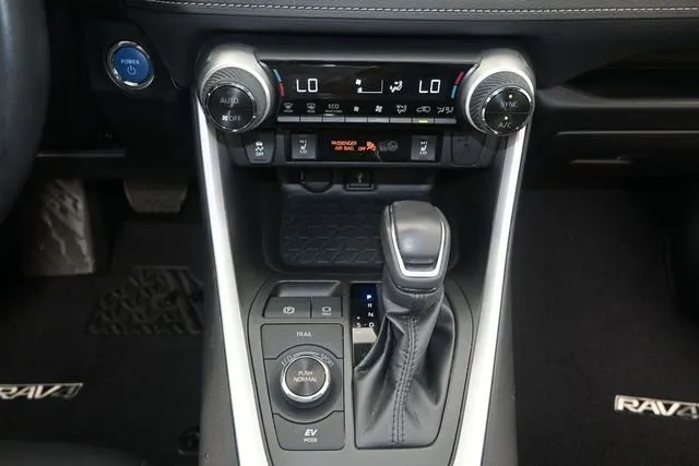 2022 Toyota RAV4 Hybrid XLE Premium thumbnail 10
