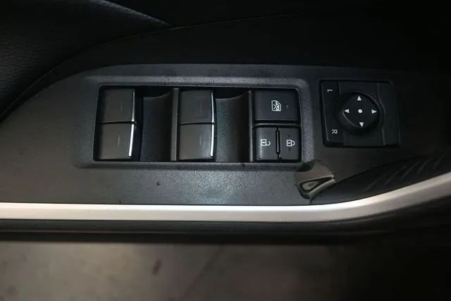 2022 Toyota RAV4 Hybrid XLE Premium thumbnail 14