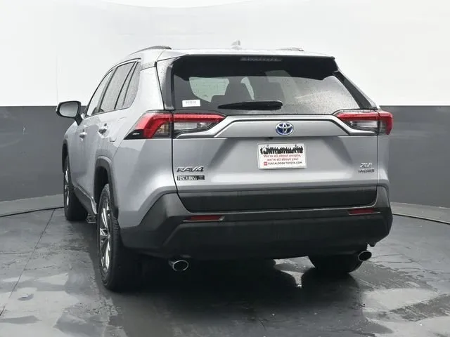 2022 Toyota RAV4 Hybrid XLE Premium thumbnail 21