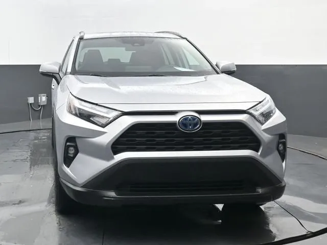 2022 Toyota RAV4 Hybrid XLE Premium thumbnail 22
