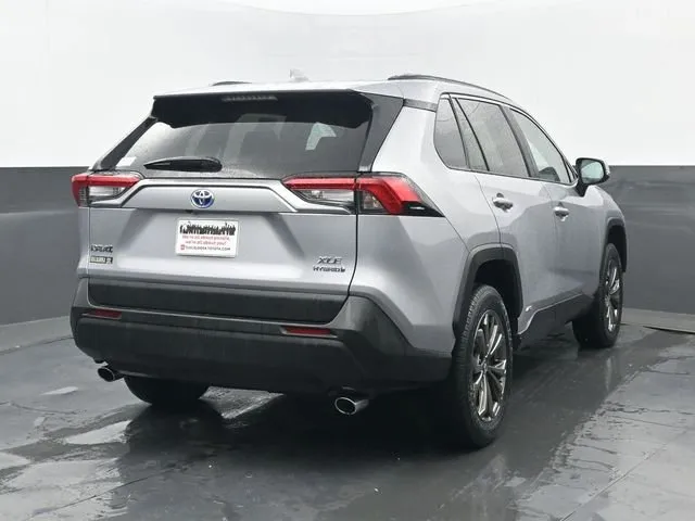 2022 Toyota RAV4 Hybrid XLE Premium thumbnail 23