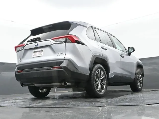 2022 Toyota RAV4 Hybrid XLE Premium thumbnail 28