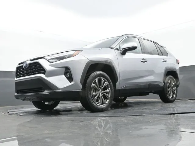 2022 Toyota RAV4 Hybrid XLE Premium thumbnail 29