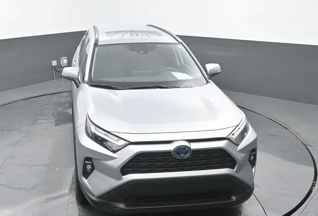 2022 Toyota RAV4 Hybrid XLE Premium thumbnail 31