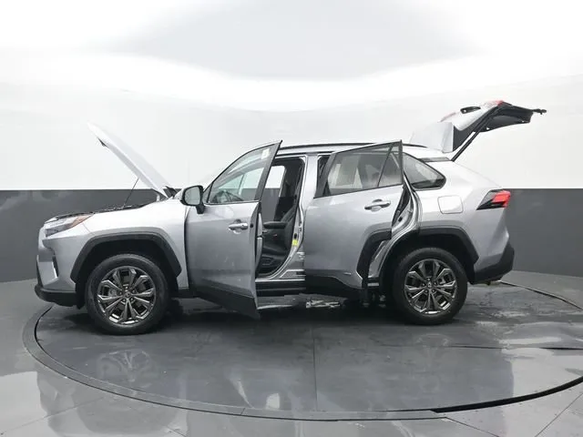 2022 Toyota RAV4 Hybrid XLE Premium thumbnail 35