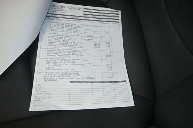 2022 Toyota RAV4 Hybrid XLE Premium thumbnail 4