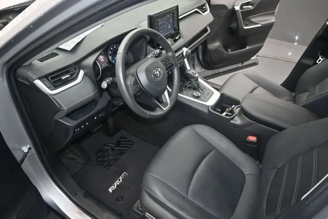2022 Toyota RAV4 Hybrid XLE Premium thumbnail 6