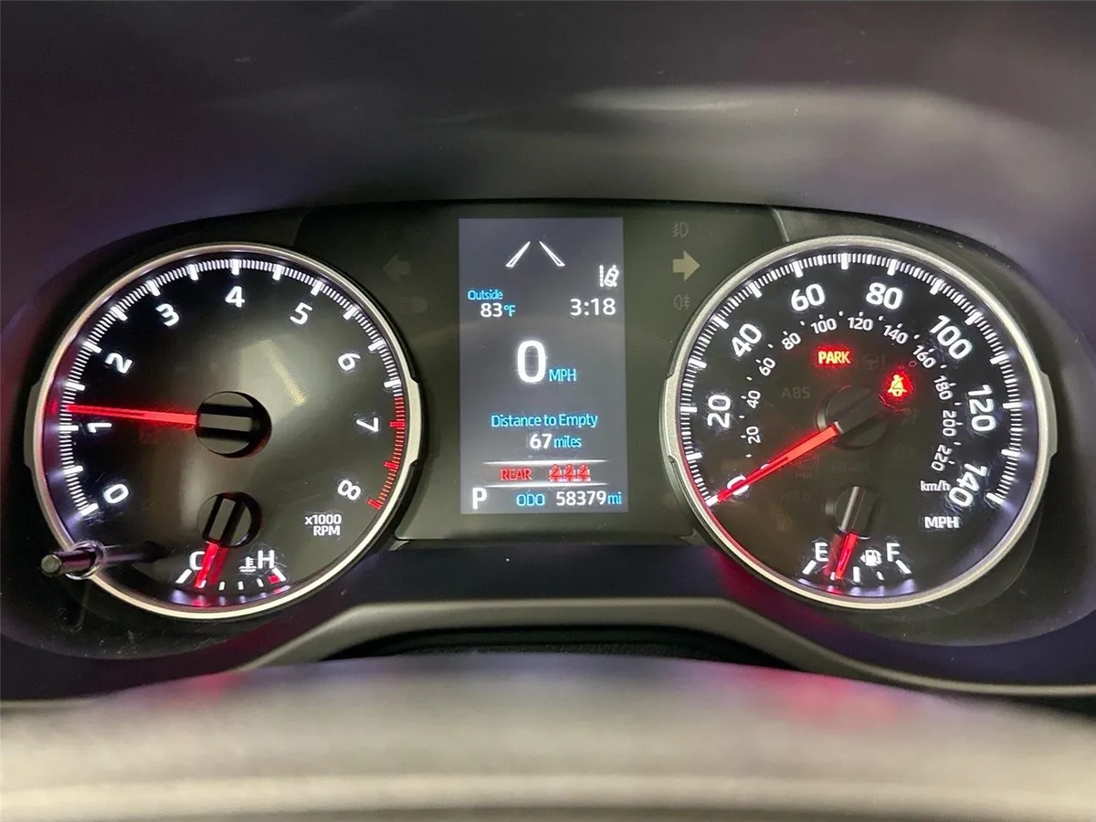 2022 Toyota RAV4 LE thumbnail 20
