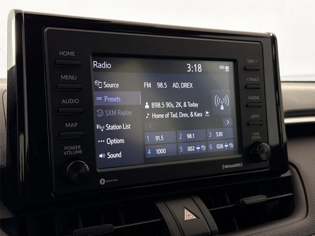 2022 Toyota RAV4 LE thumbnail 22